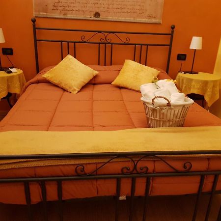 Ghiro Ghiotto Bed & Breakfast Pietra Ligure Dış mekan fotoğraf