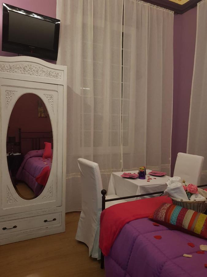 Ghiro Ghiotto Bed & Breakfast Pietra Ligure Dış mekan fotoğraf