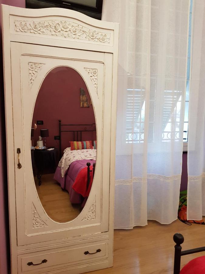 Ghiro Ghiotto Bed & Breakfast Pietra Ligure Dış mekan fotoğraf