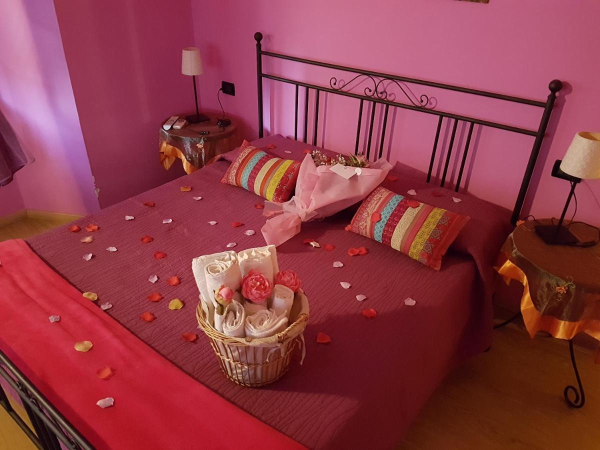 Ghiro Ghiotto Bed & Breakfast Pietra Ligure Dış mekan fotoğraf