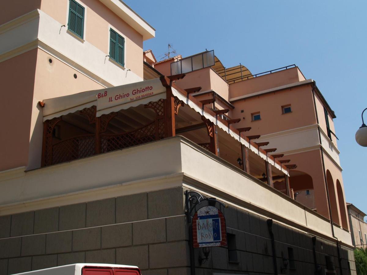 Ghiro Ghiotto Bed & Breakfast Pietra Ligure Dış mekan fotoğraf