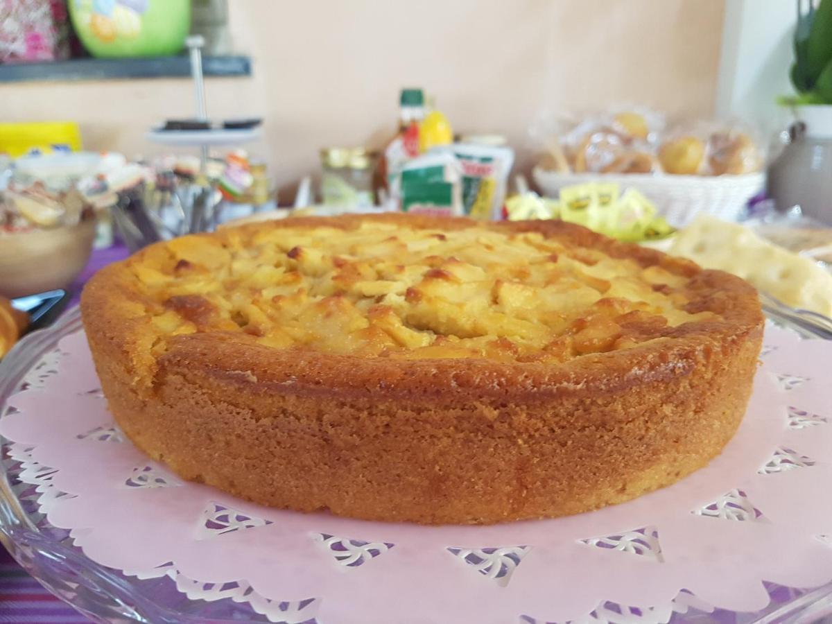 Ghiro Ghiotto Bed & Breakfast Pietra Ligure Dış mekan fotoğraf