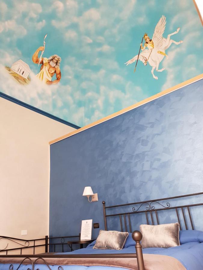 Ghiro Ghiotto Bed & Breakfast Pietra Ligure Dış mekan fotoğraf