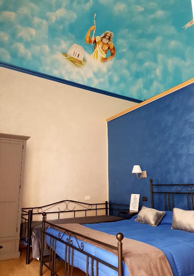 Ghiro Ghiotto Bed & Breakfast Pietra Ligure Dış mekan fotoğraf