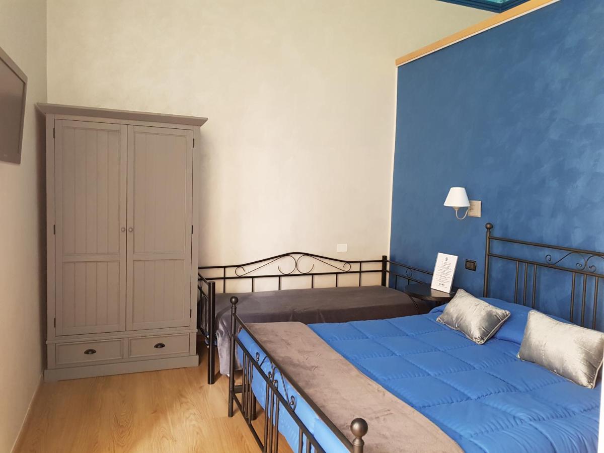 Ghiro Ghiotto Bed & Breakfast Pietra Ligure Dış mekan fotoğraf