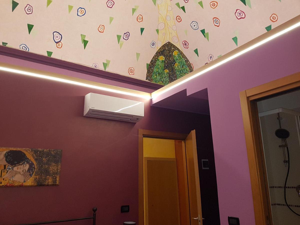 Ghiro Ghiotto Bed & Breakfast Pietra Ligure Dış mekan fotoğraf